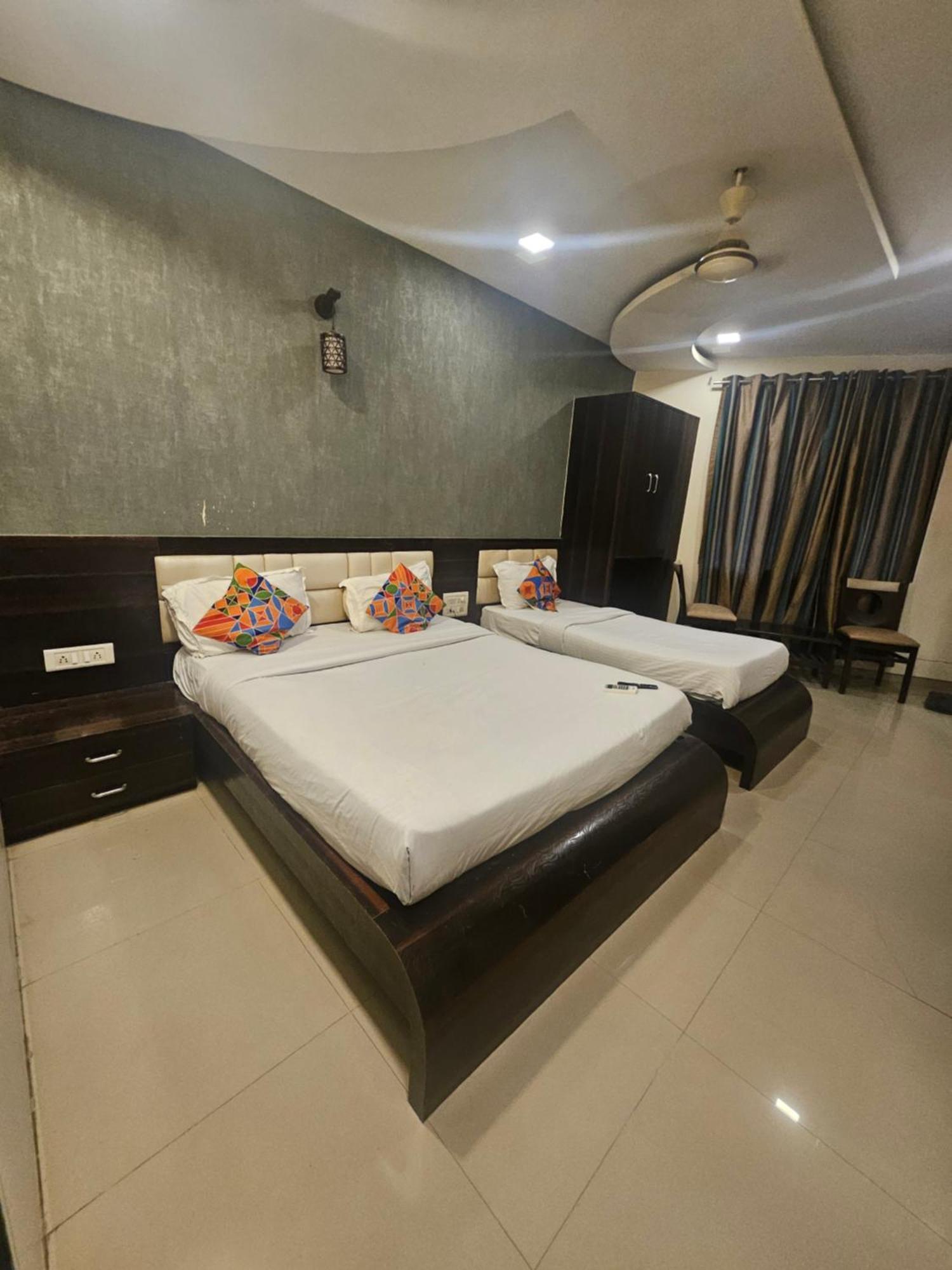 Prime Addore Palacee - Near Airport , Visa Consultant , Jio World Convention Centre Bkc Hotel Bombay