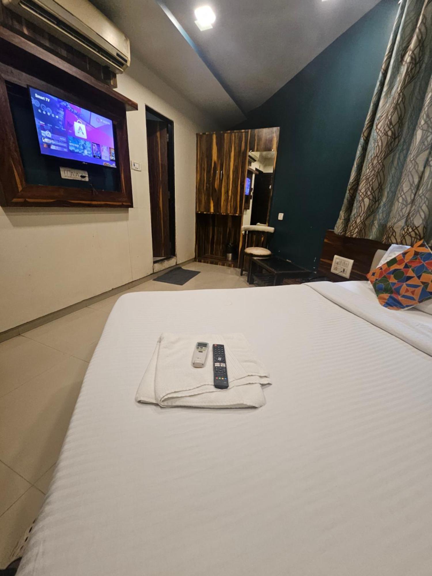 Prime Addore Palacee - Near Airport , Visa Consultant , Jio World Convention Centre Bkc Bombay