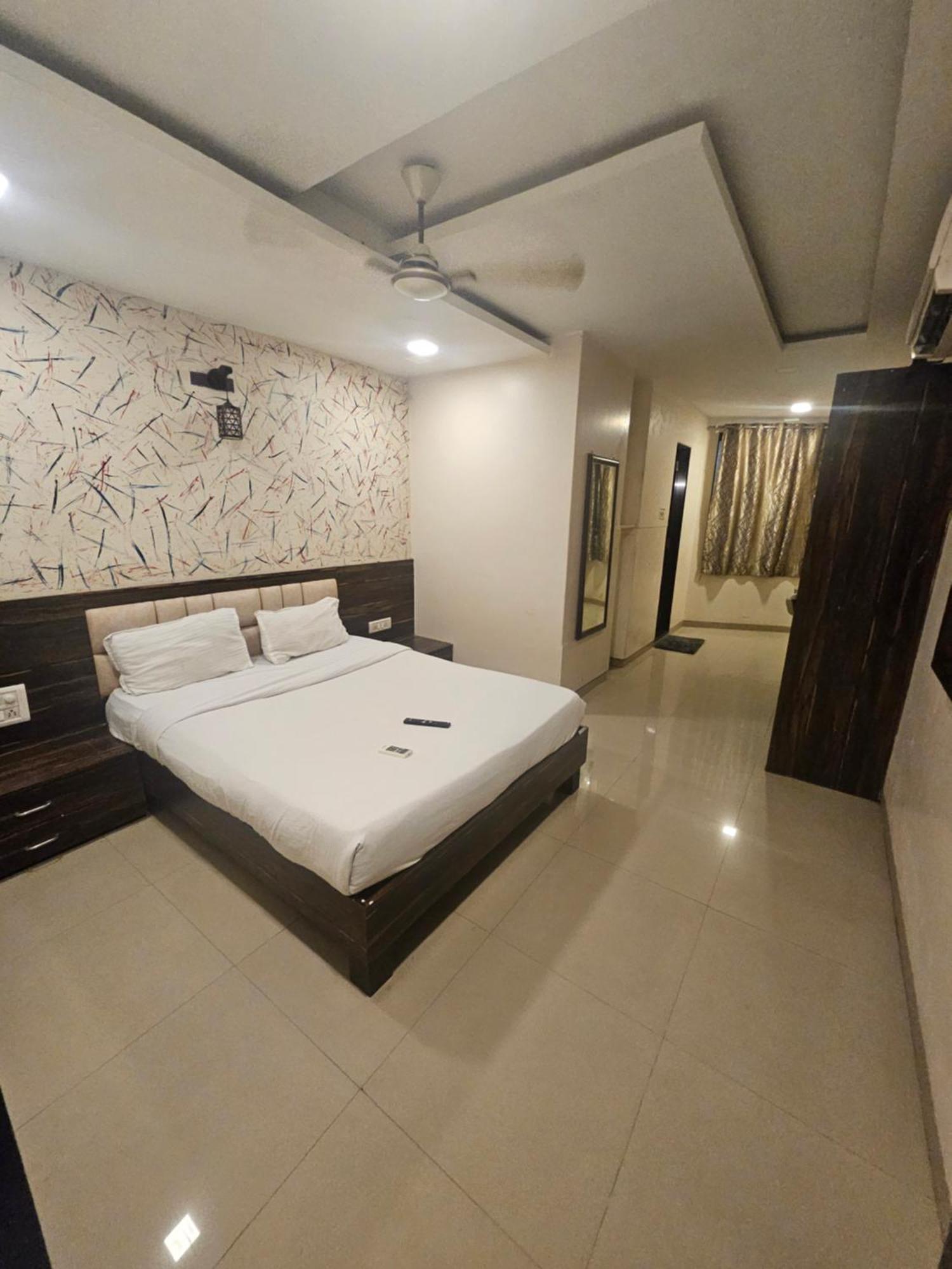 Hotel Prime Addore Palacee - Near Airport , Visa Consultant , Jio World Convention Centre Bkc Bombay