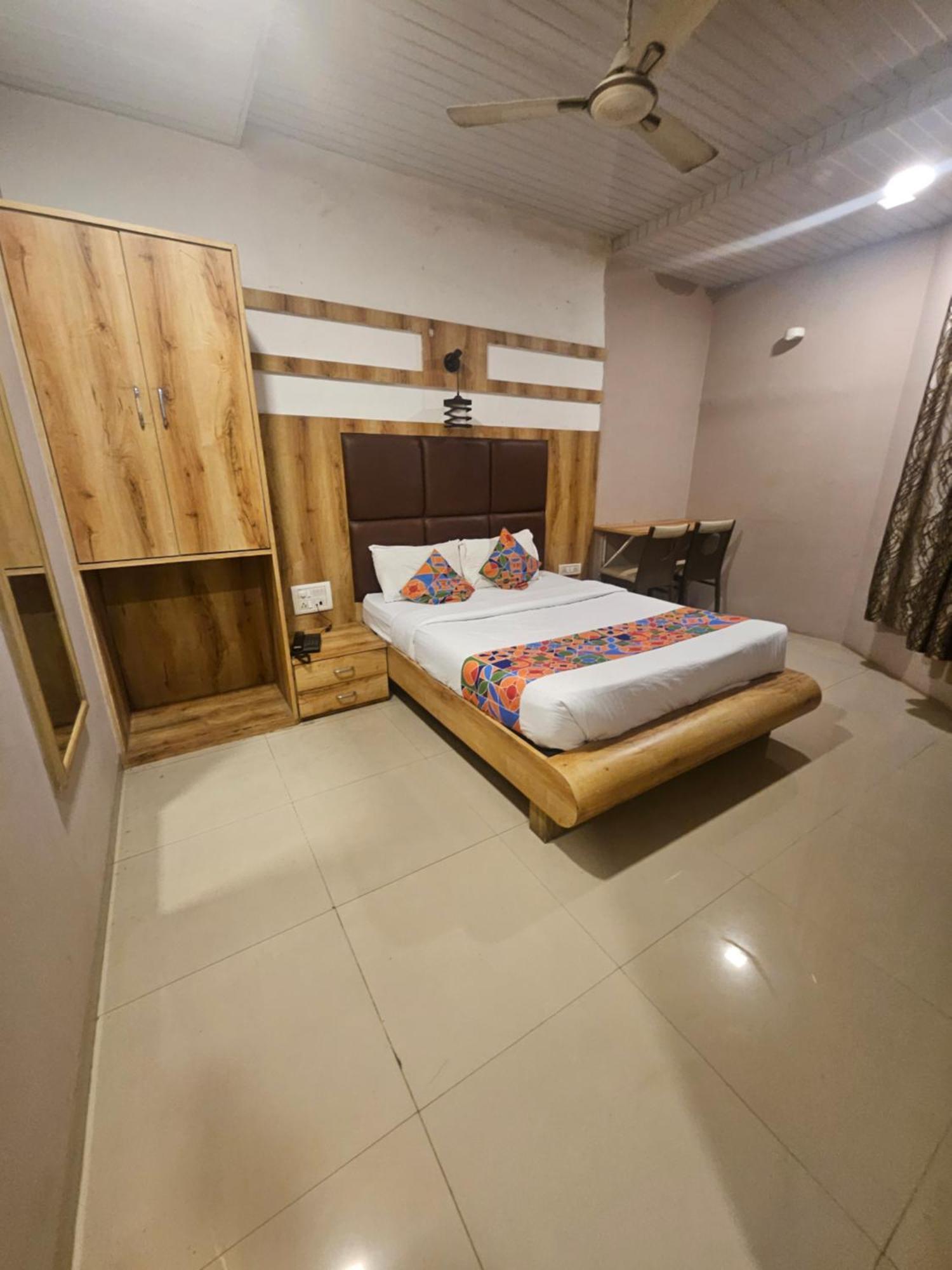 Prime Addore Palacee - Near Airport , Visa Consultant , Jio World Convention Centre Bkc Mumbai